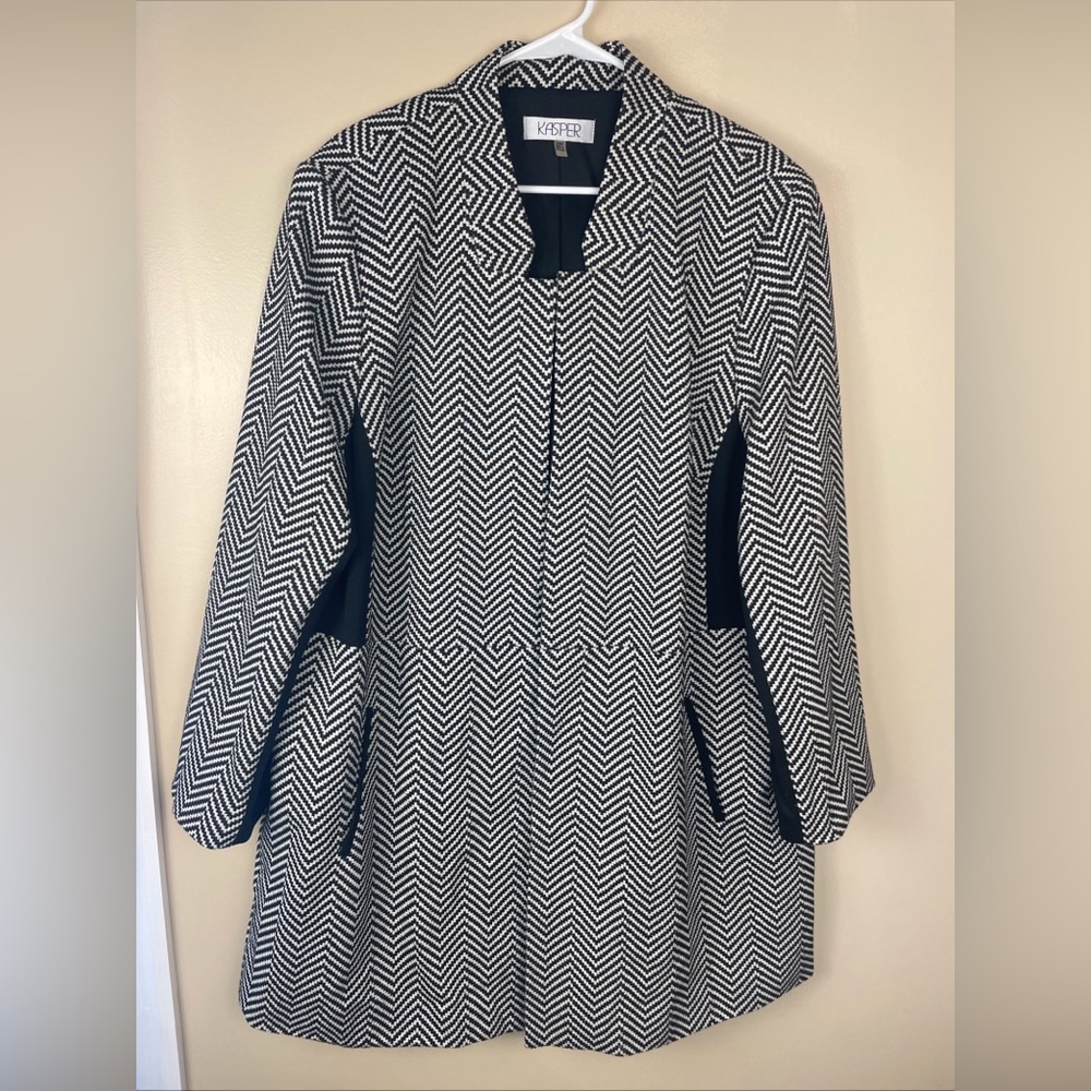 NWOT Kasper Women’s Black and White Chevron Striped Blazer Suit Coat Plus 24W